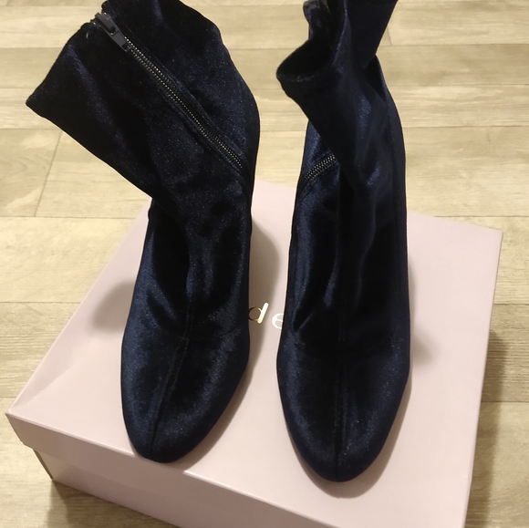 Madden Girl navy velvet booties - Picture 4 of 9